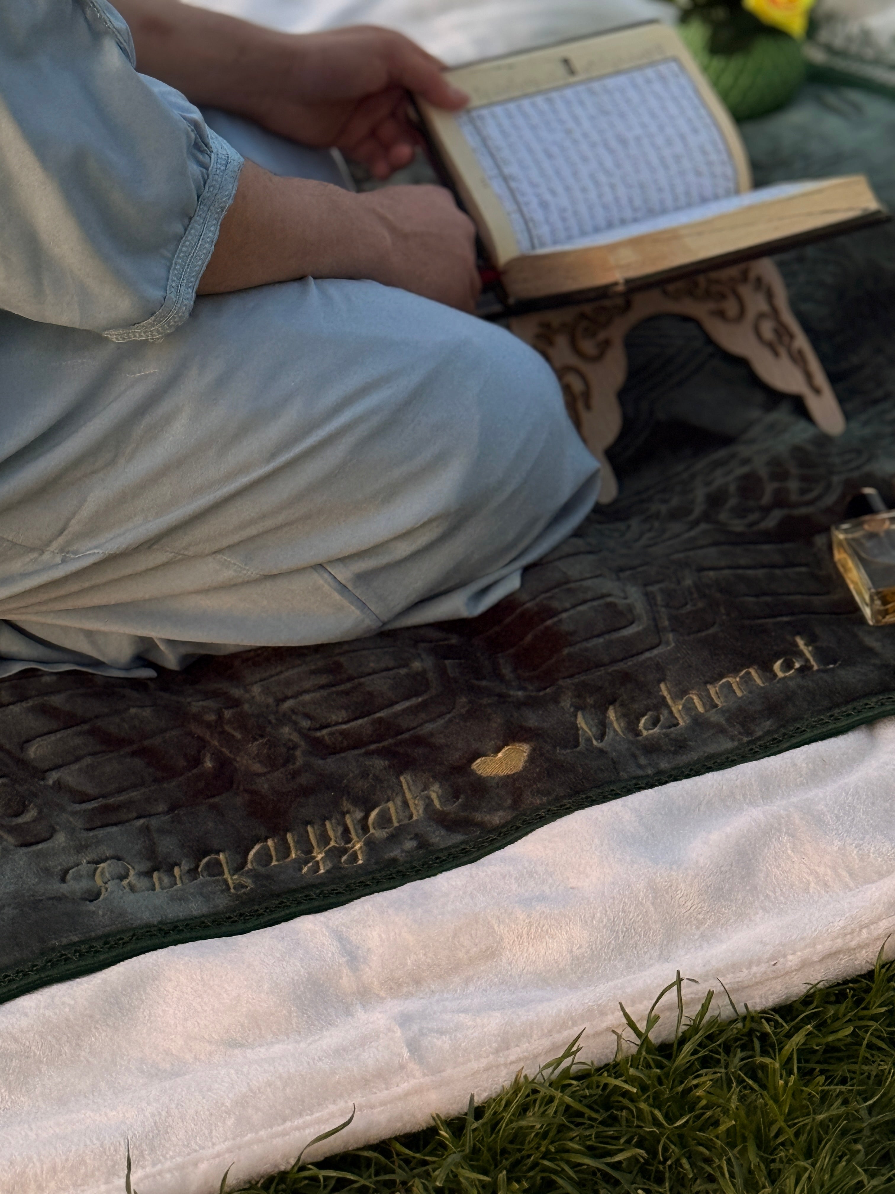 Gebetsteppich in Dunkelgrün
